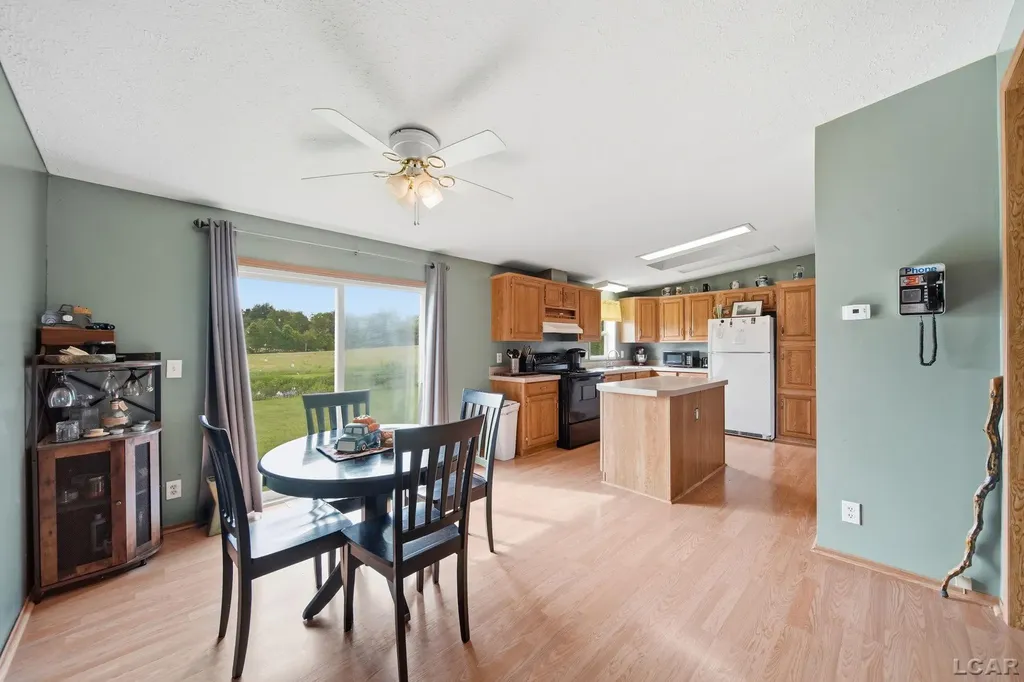 786 Brookview Drive Hudson City MI 49221