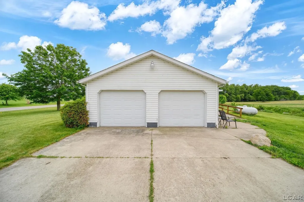 786 Brookview Drive Hudson City MI 49221