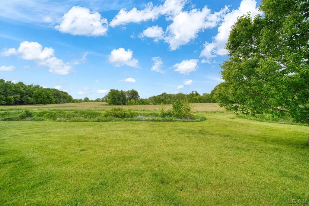 786 Brookview Drive Hudson City MI 49221