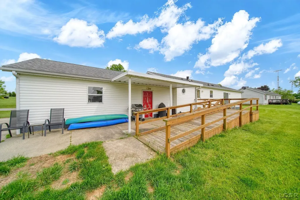 786 Brookview Drive Hudson City MI 49221
