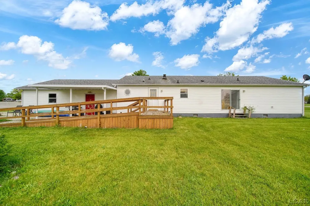 786 Brookview Drive Hudson City MI 49221