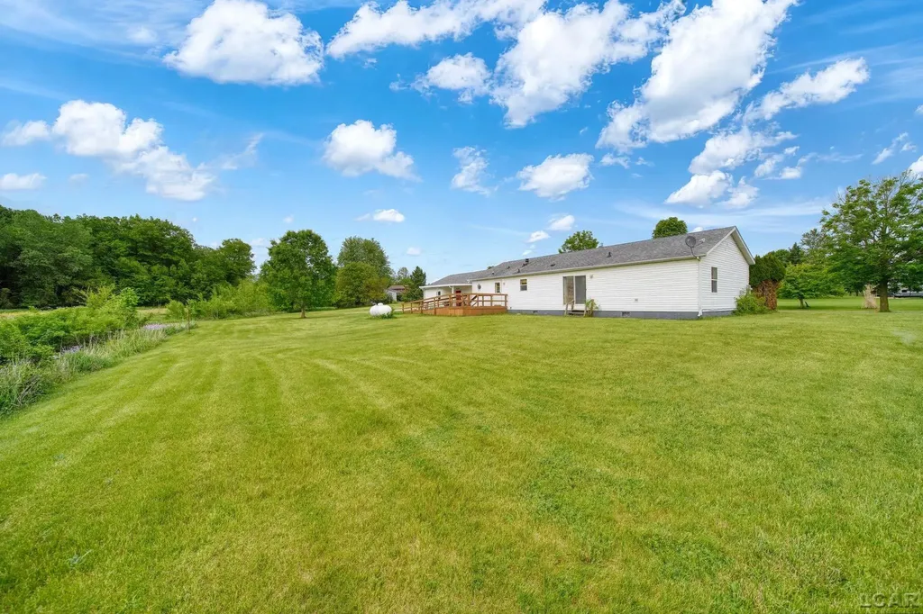 786 Brookview Drive Hudson City MI 49221