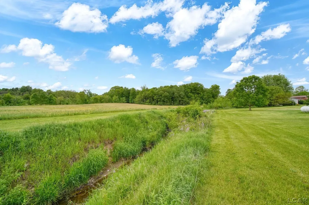 786 Brookview Drive Hudson City MI 49221