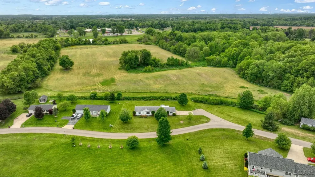 786 Brookview Drive Hudson City MI 49221