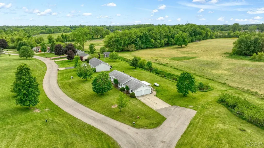 786 Brookview Drive Hudson City MI 49221