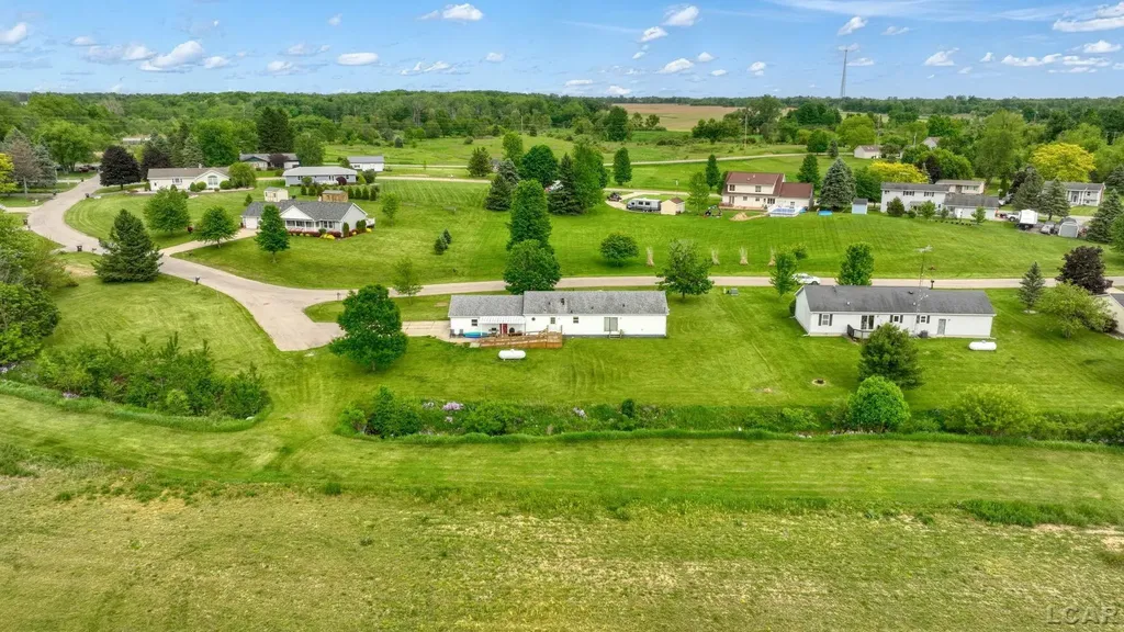 786 Brookview Drive Hudson City MI 49221