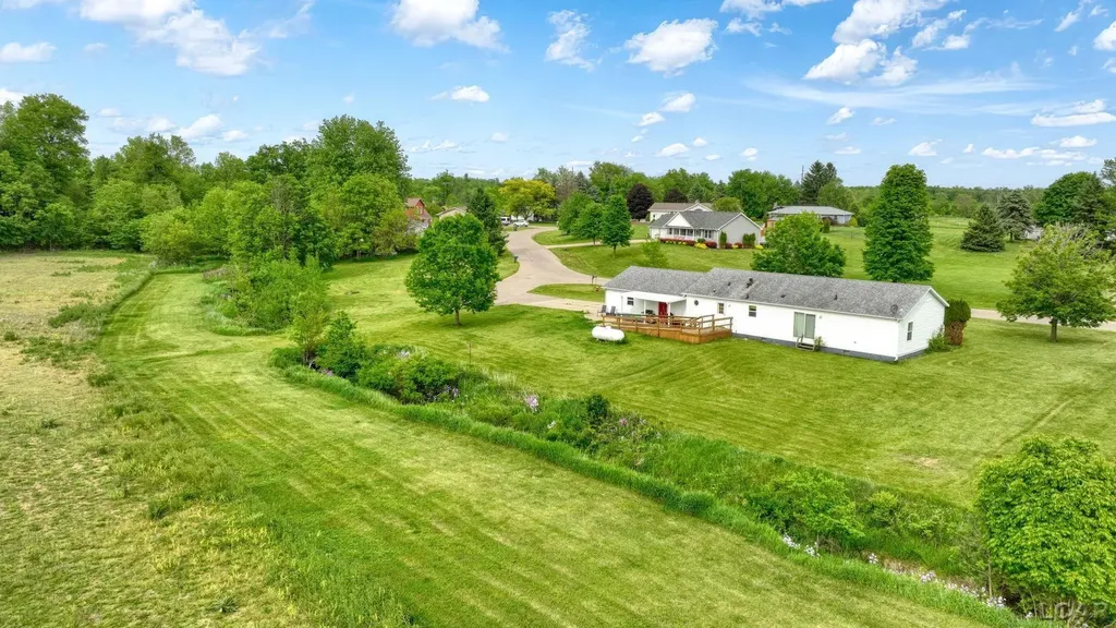 786 Brookview Drive Hudson City MI 49221