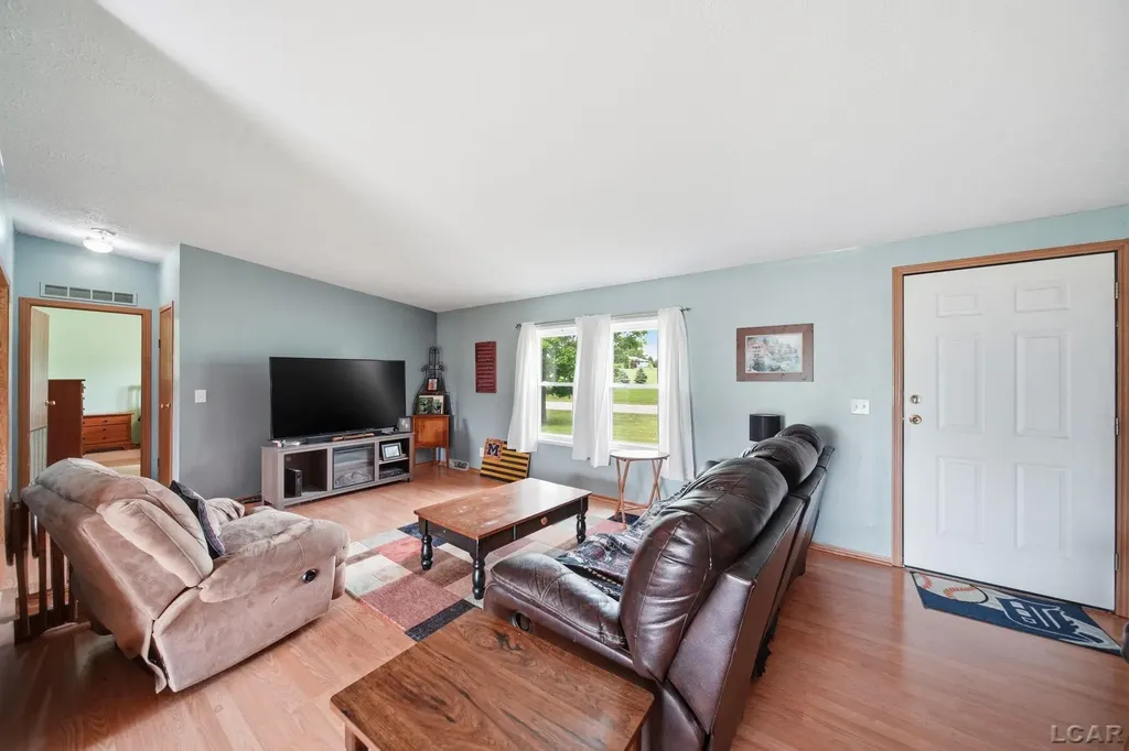 786 Brookview Drive Hudson City MI 49221