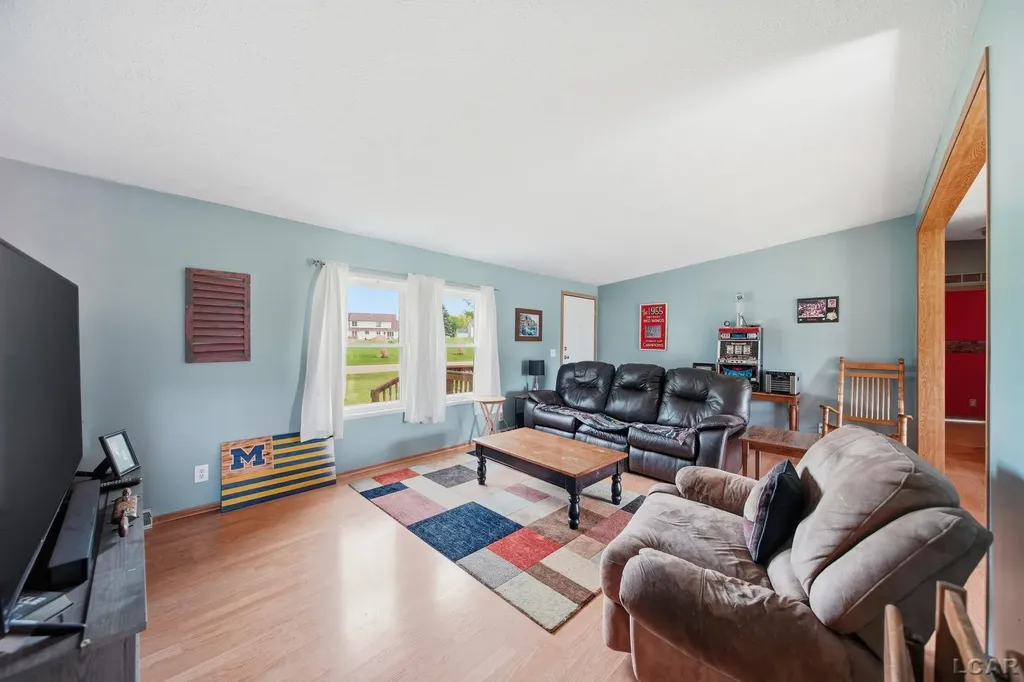 786 Brookview Drive Hudson City MI 49221