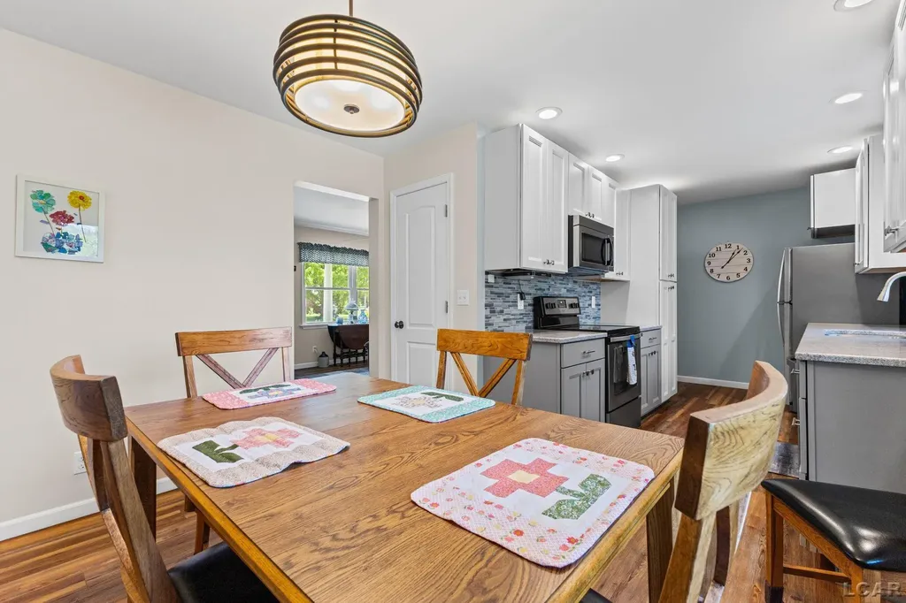 224 Kingsberry Court Blissfield Village MI 49228
