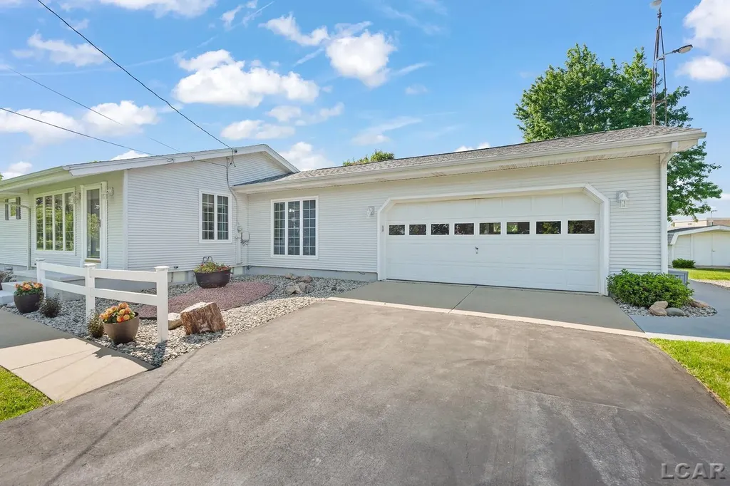 1462 Sand Creek Highway Madison Charter Township MI 49221