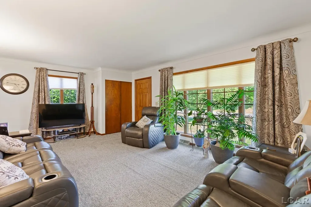 1462 Sand Creek Highway Madison Charter Township MI 49221