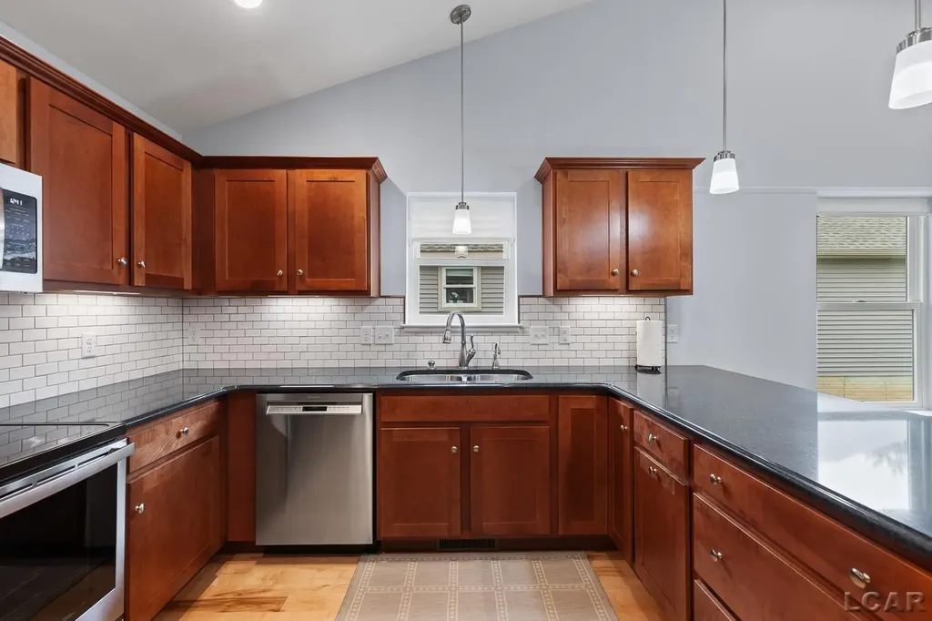 587 Ridge Lane Tecumseh City MI 49286