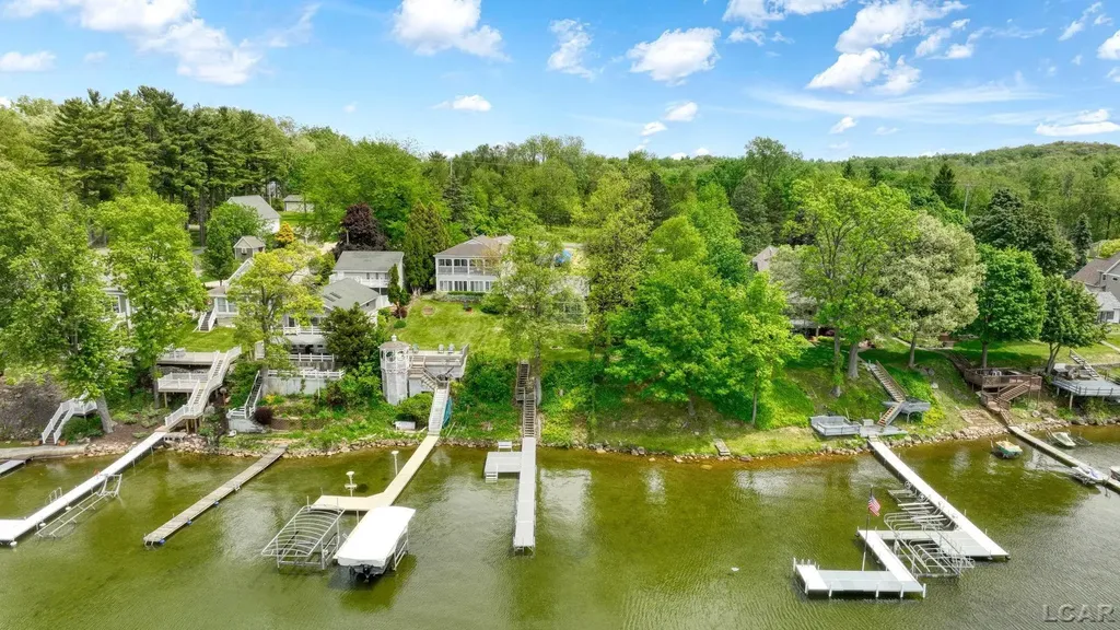 4834 Round Lake Highway Woodstock Township MI 49253