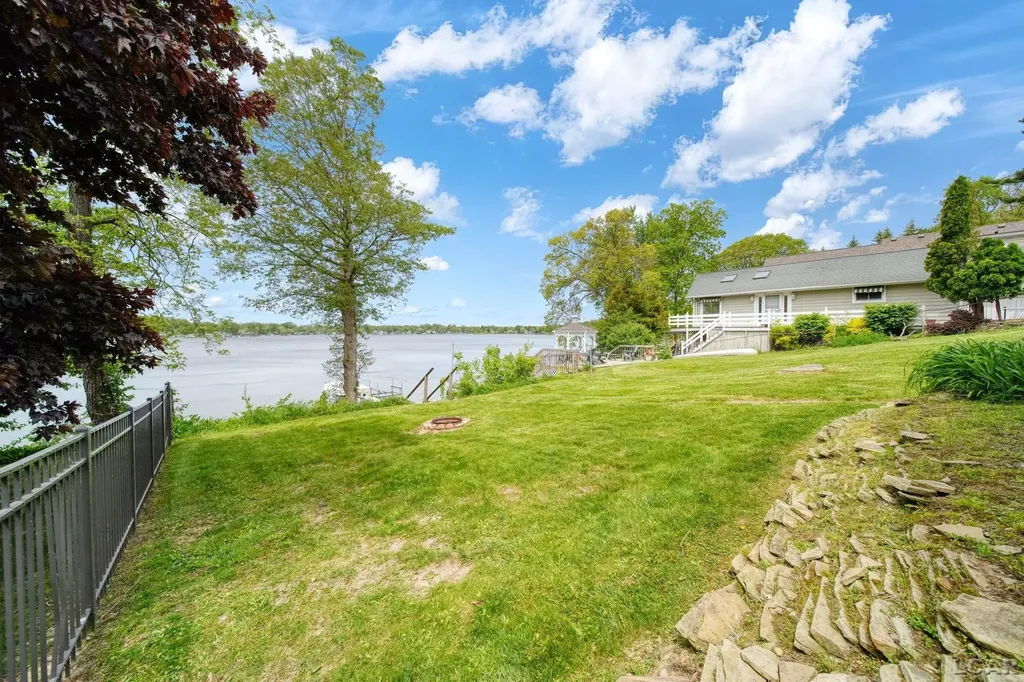 4834 Round Lake Highway Woodstock Township MI 49253