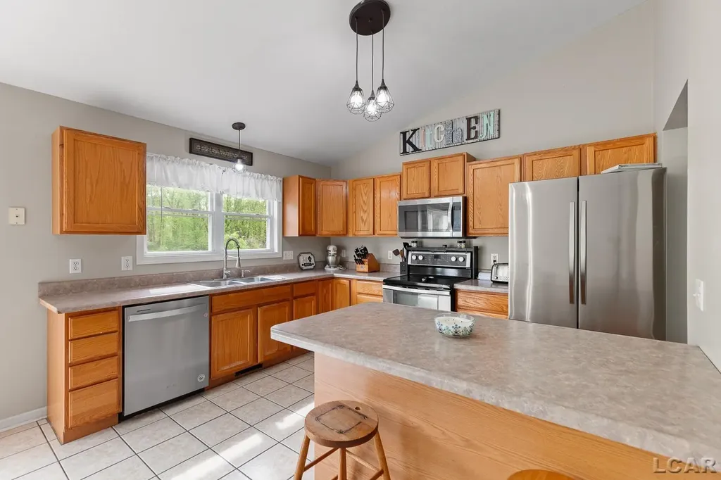 6483 Pocklington Road Raisin Township MI 49229