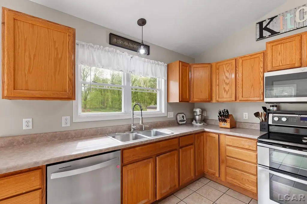 6483 Pocklington Road Raisin Township MI 49229
