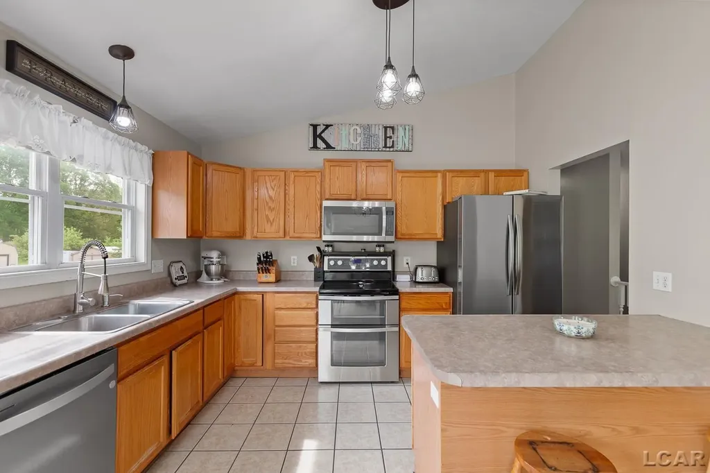 6483 Pocklington Road Raisin Township MI 49229
