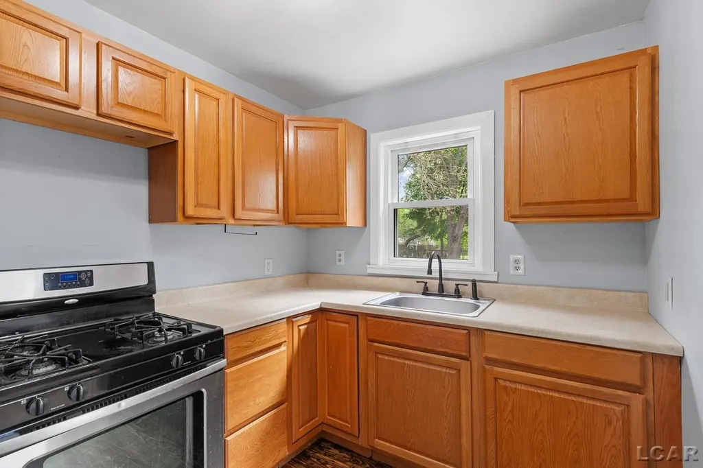 431 Oden Way Adrian City MI 49221