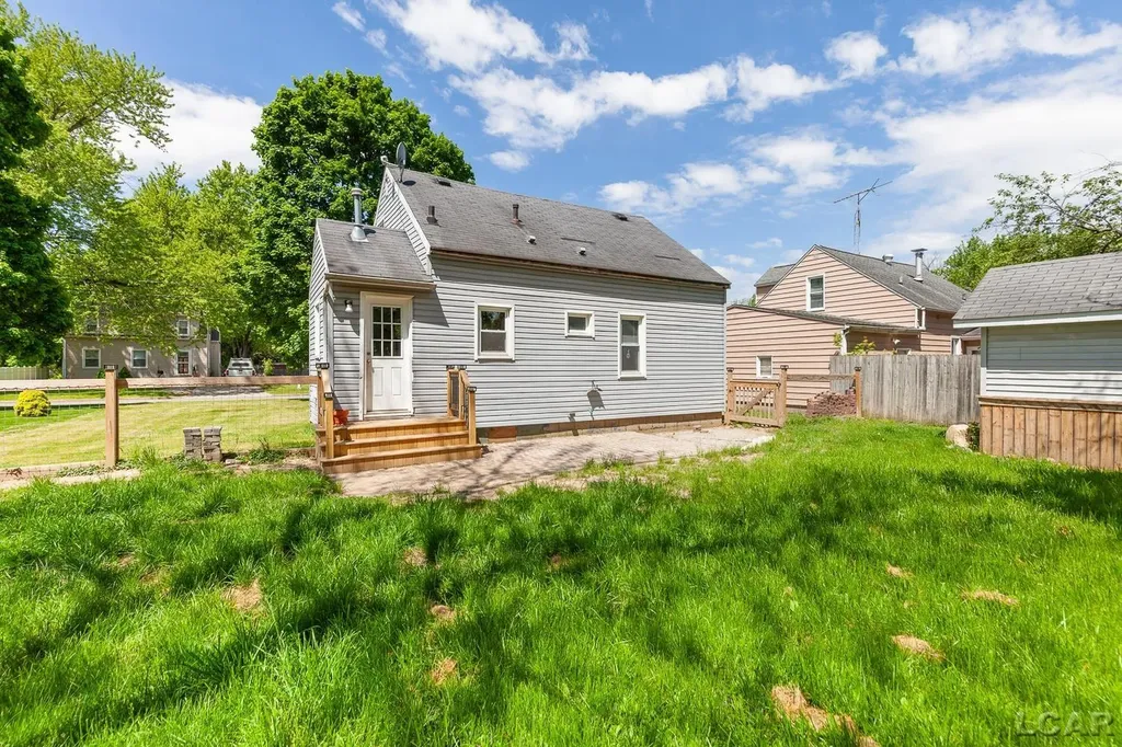 431 Oden Way Adrian City MI 49221