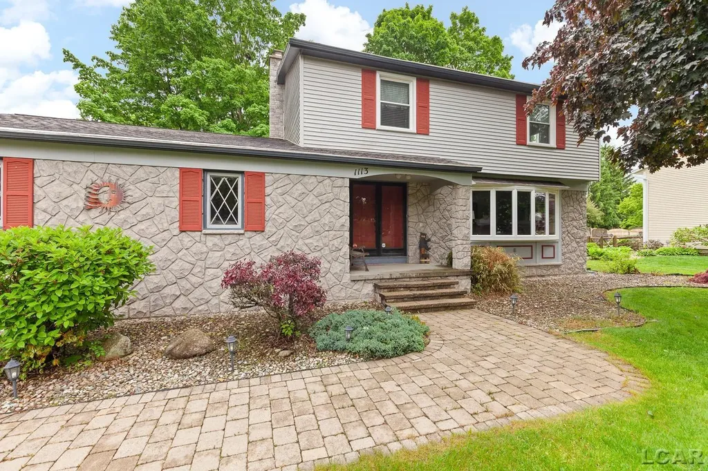 1113 Glendale Avenue Adrian City MI 49221
