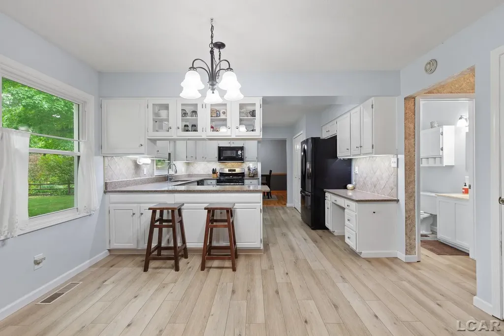 1113 Glendale Avenue Adrian City MI 49221