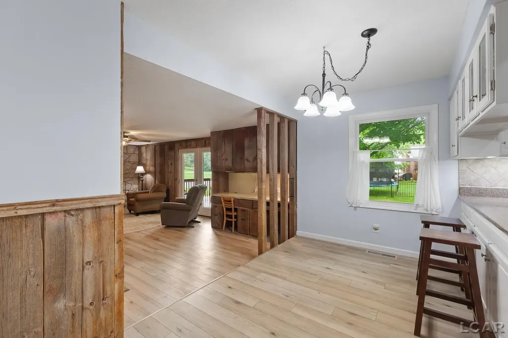 1113 Glendale Avenue Adrian City MI 49221
