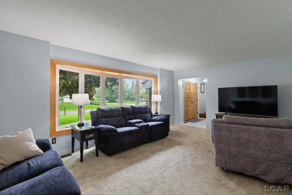 1113 Glendale Avenue Adrian City MI 49221