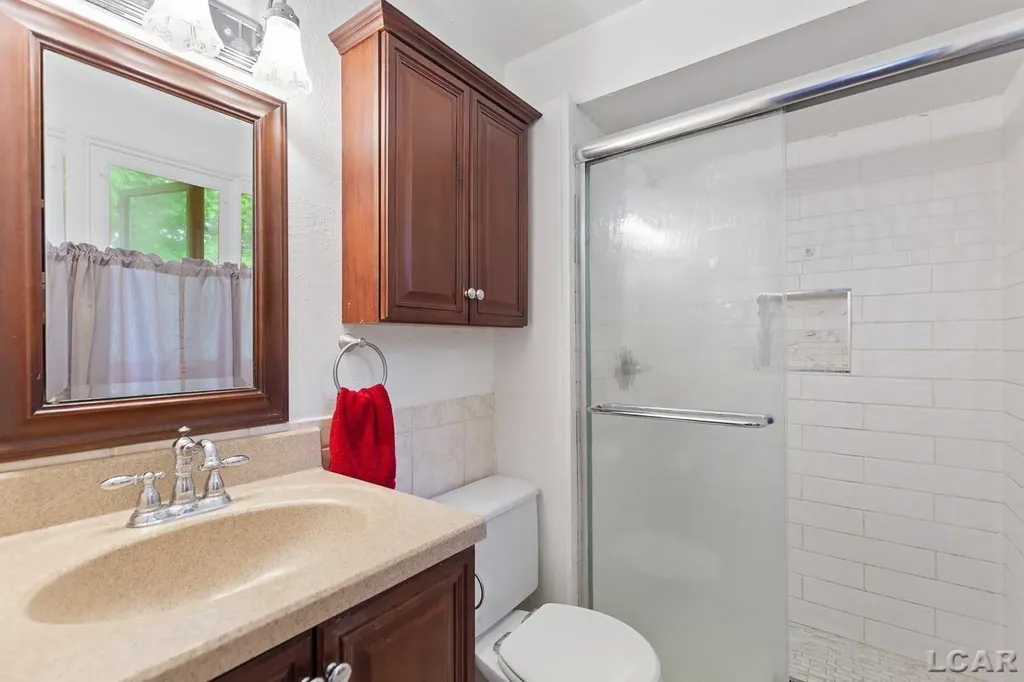 1113 Glendale Avenue Adrian City MI 49221