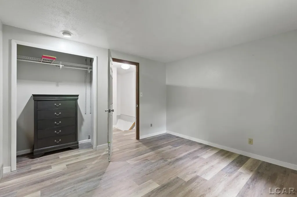 1113 Glendale Avenue Adrian City MI 49221