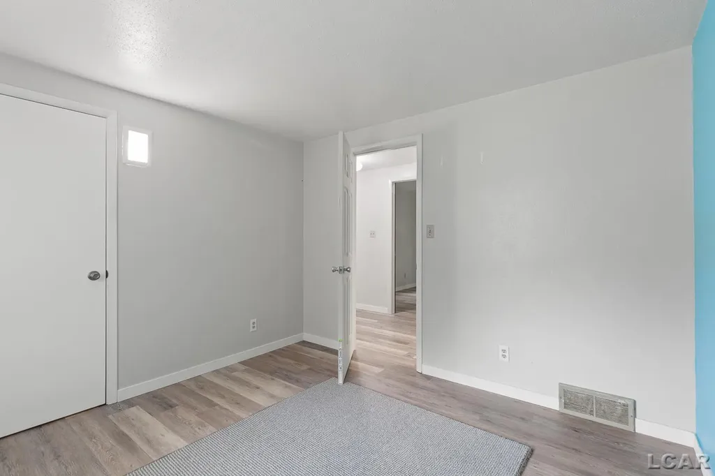 1113 Glendale Avenue Adrian City MI 49221