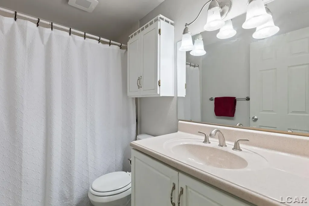 1113 Glendale Avenue Adrian City MI 49221