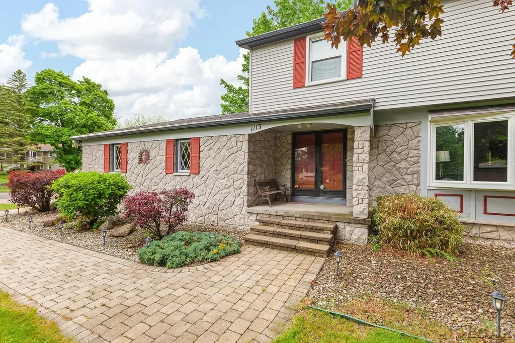 1113 Glendale Avenue Adrian City MI 49221