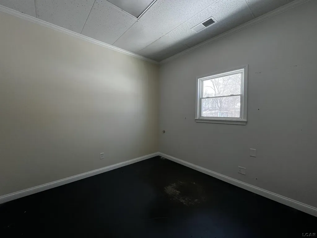 725 W Beecher Street Adrian City MI 49221