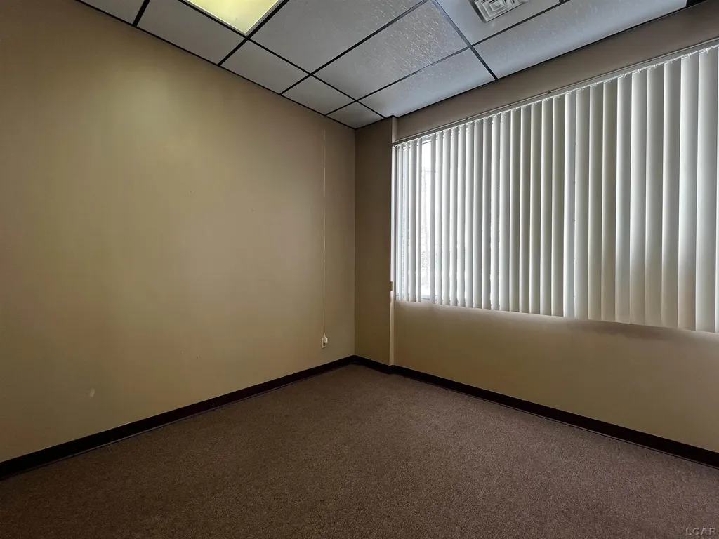 725 W Beecher Street Adrian City MI 49221