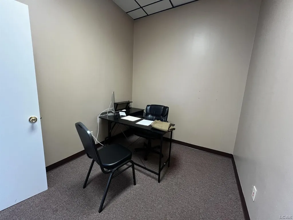 725 W Beecher Street Adrian City MI 49221