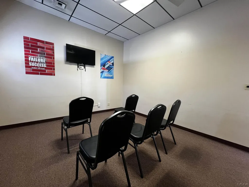 725 W Beecher Street Adrian City MI 49221