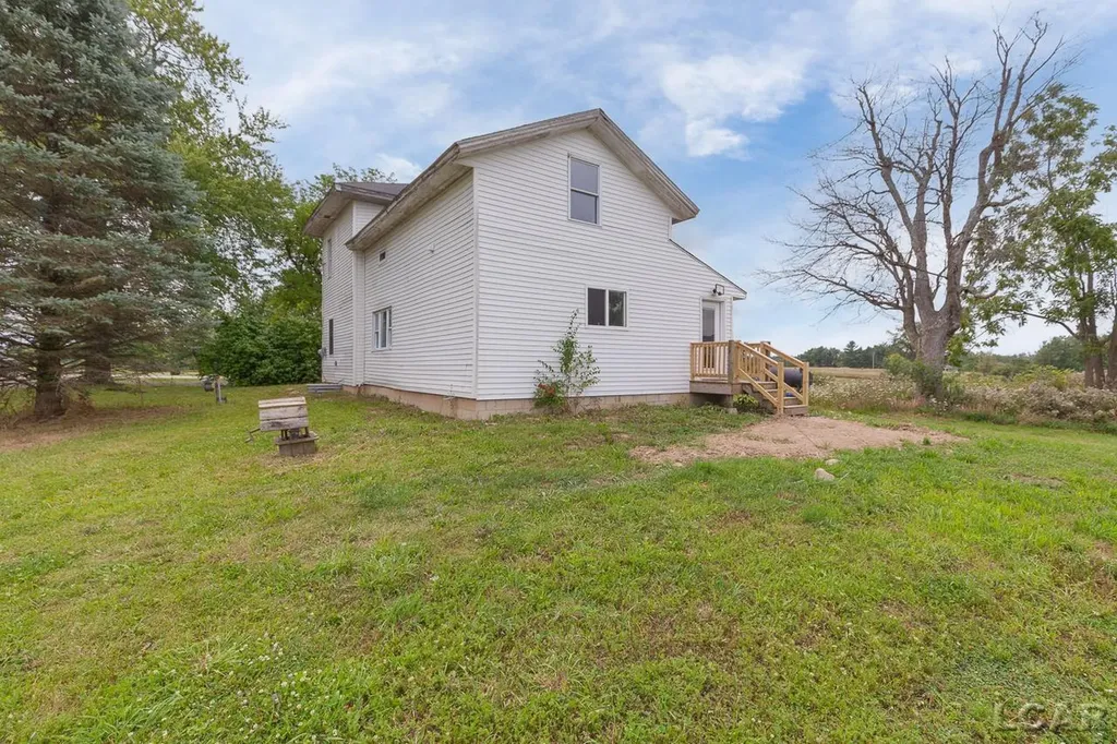 9024 W Carleton Road Dover Township MI 49235