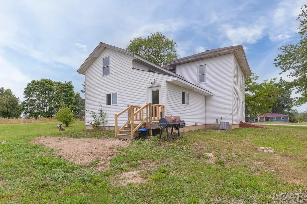 9024 W Carleton Road Dover Township MI 49235