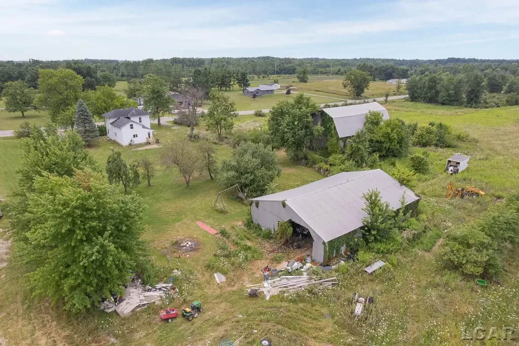 9024 W Carleton Road Dover Township MI 49235