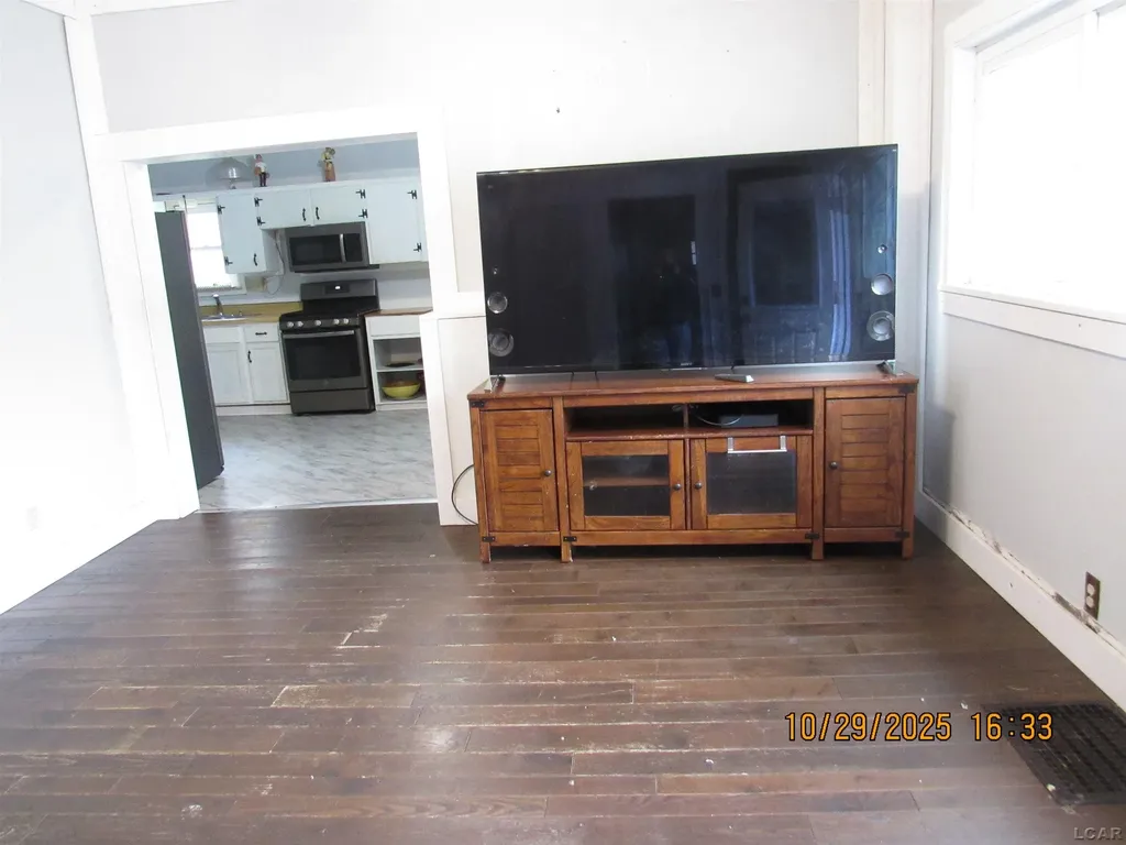 413 W Pottawatamie Street Tecumseh City MI 49286