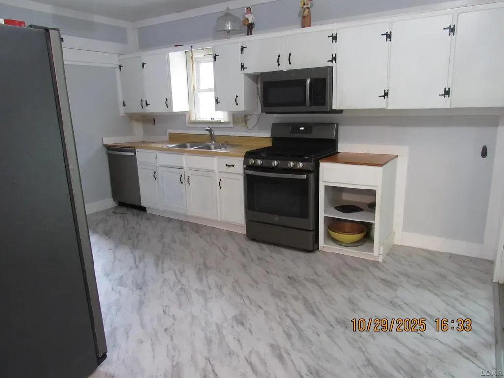 413 W Pottawatamie Street Tecumseh City MI 49286