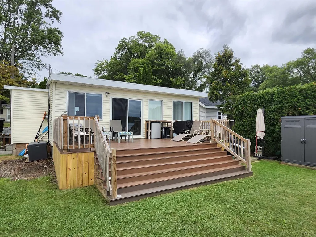 271 E Rose Lake Road Ovid Township MI 49036