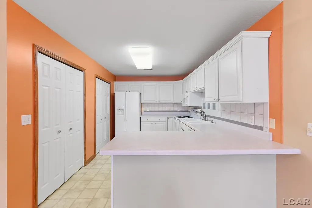 2303 Lakewood Drive Madison Charter Township MI 49221
