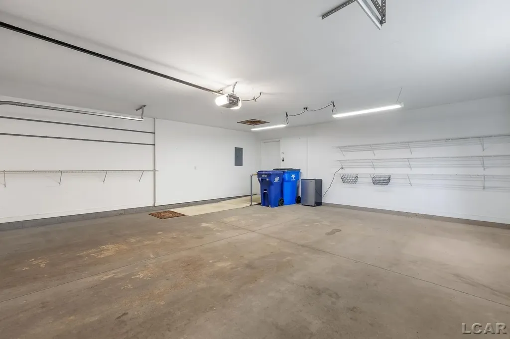 2303 Lakewood Drive Madison Charter Township MI 49221