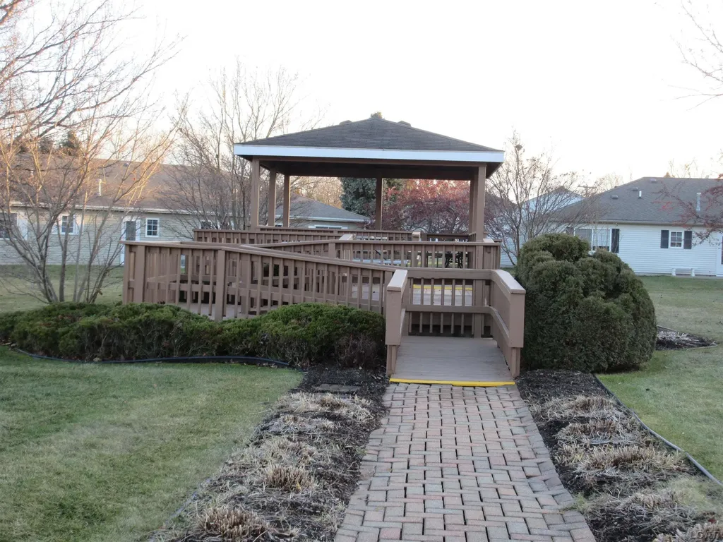 2303 Lakewood Drive Madison Charter Township MI 49221