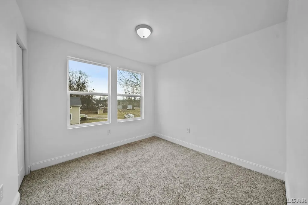 924 Frank Street Adrian City MI 49221