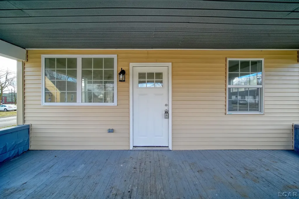 924 Frank Street Adrian City MI 49221
