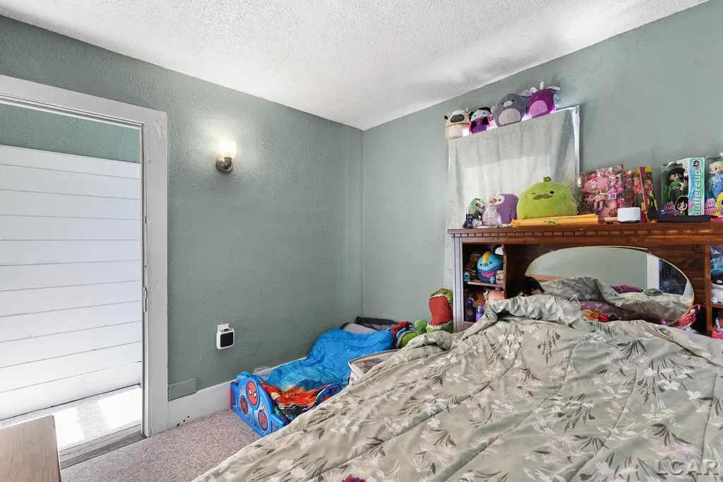 632 Division Street Adrian City MI 49221