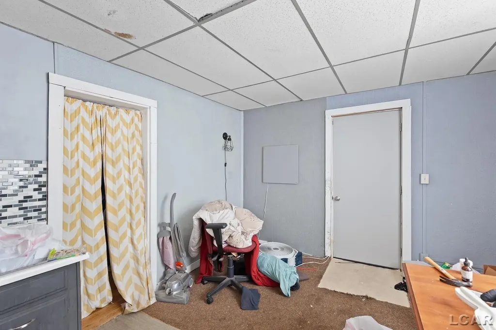 632 Division Street Adrian City MI 49221